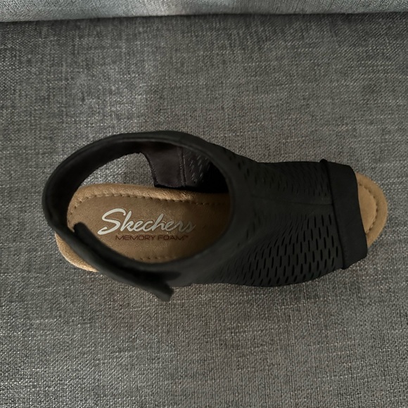 Skechers summer wedges! Cute! - Picture 3 of 5